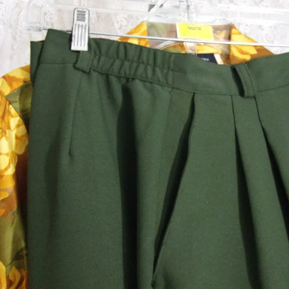 Coordinated Jones NY Blouse Top and Dark Olive Pant Slack Set NWOT